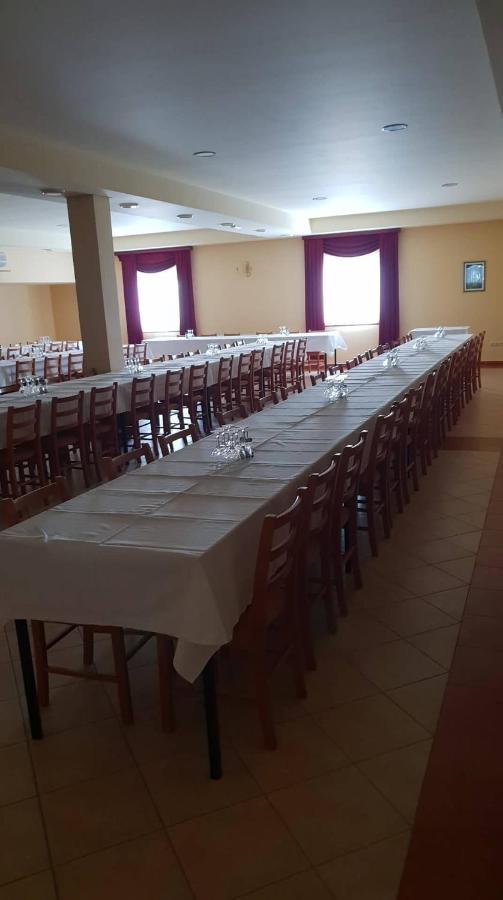 Prenociste Dzinic Hotel Zupanja Bagian luar foto