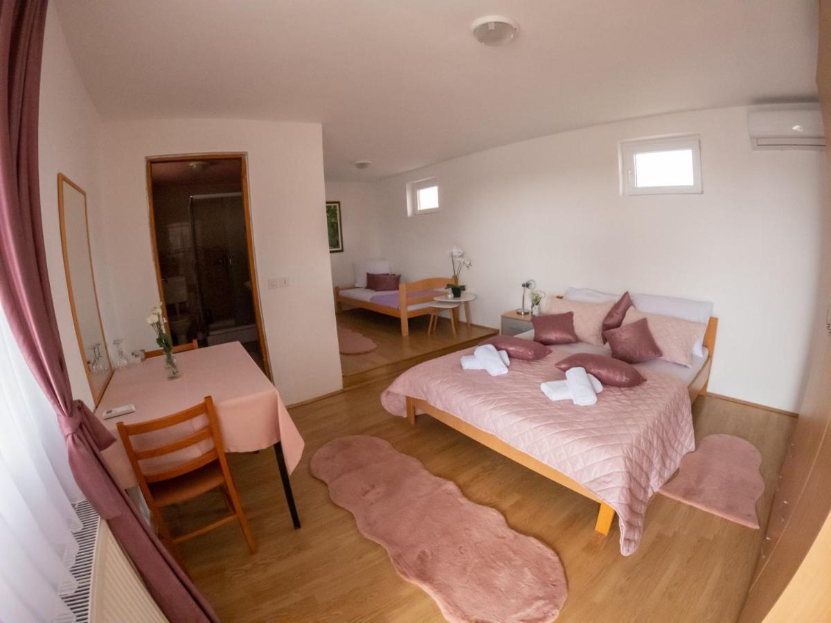 Prenociste Dzinic Hotel Zupanja Bagian luar foto