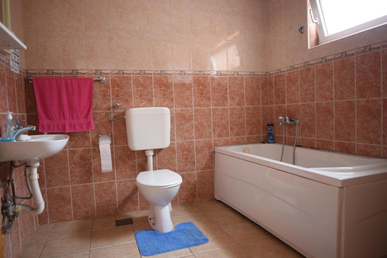 Prenociste Dzinic Hotel Zupanja Bagian luar foto